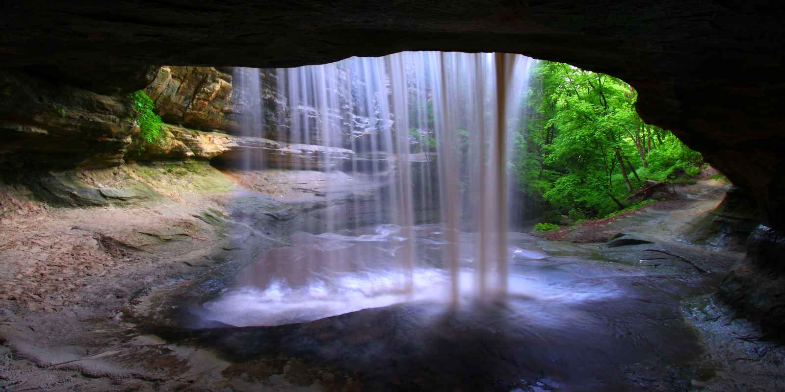 Day Trips from Chicago Starved Rock State Park IL