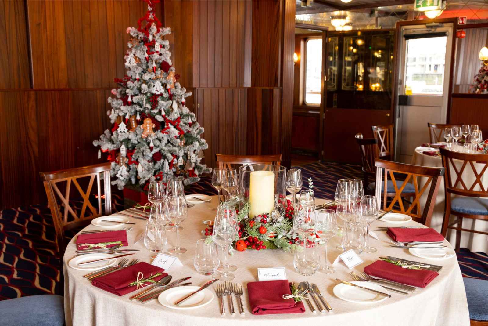 Thames luxury charters dixie queen christmas dinner