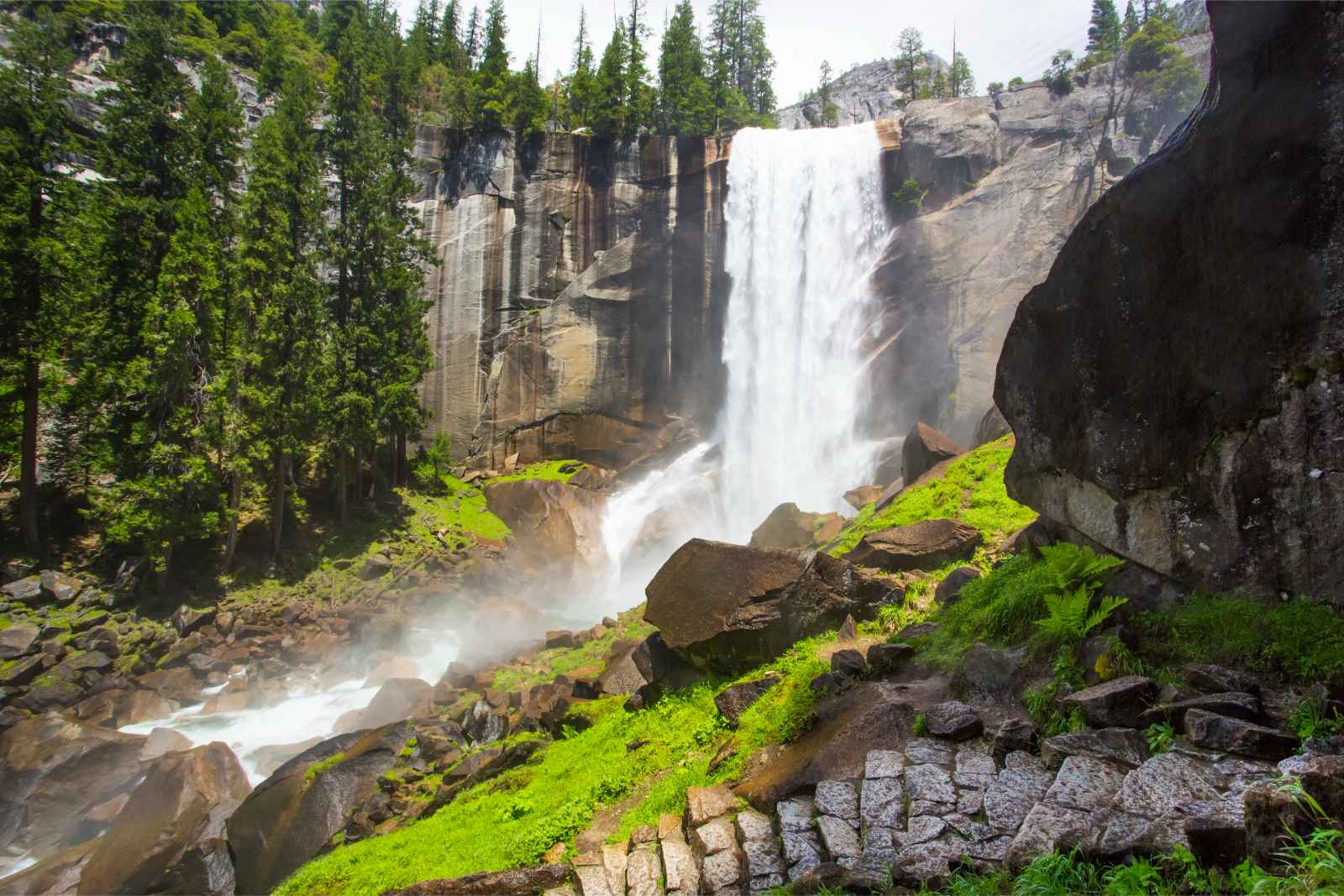 Romantic Getaways in the US Yosemite National Park Vernal Falls