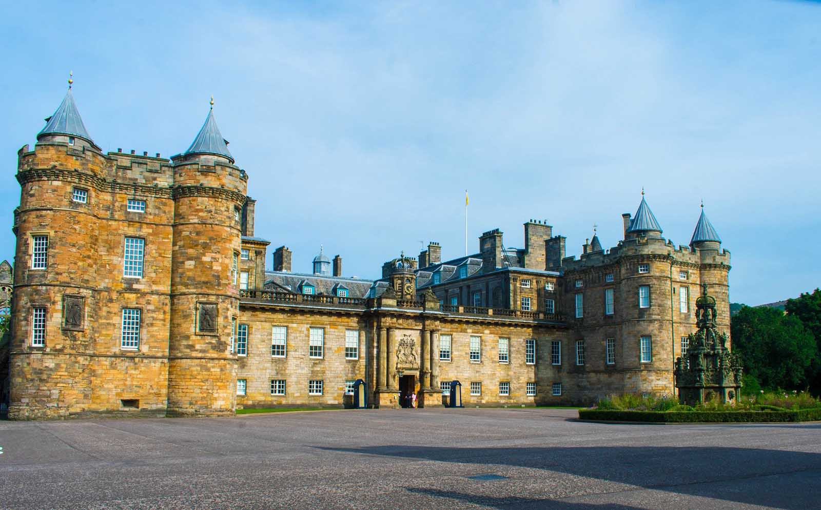 Best Things to do in Edinburgh Holyrood Palace