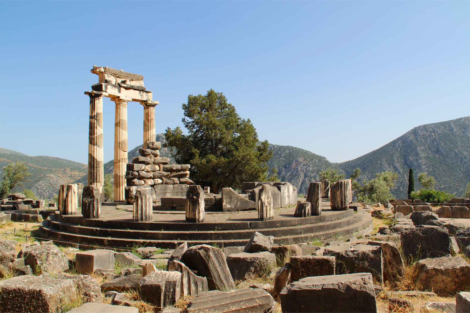 Things to do in Greece Ruins Delphi