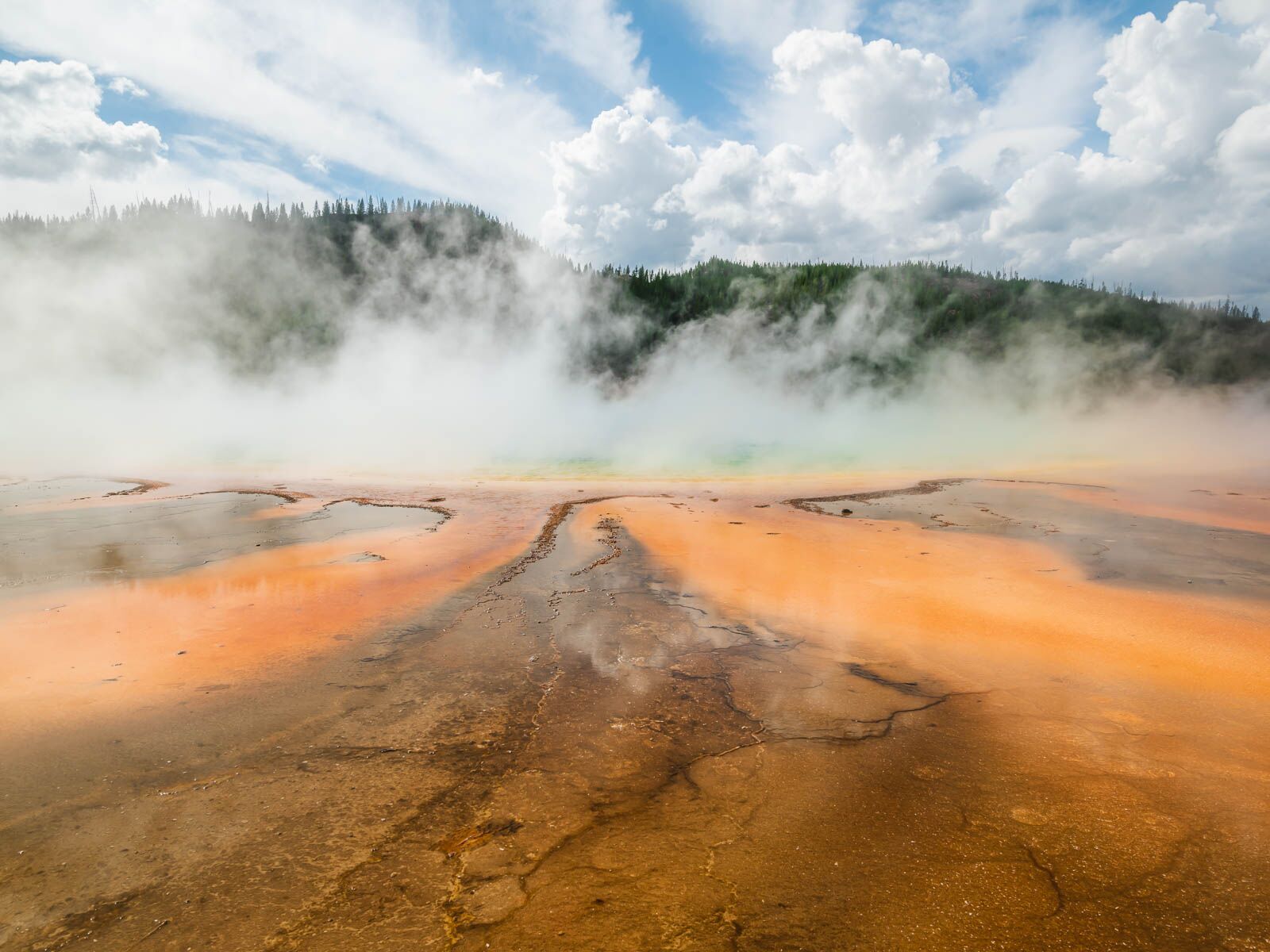 Things to do in Yellowstone National Park Grand Prismatic edge