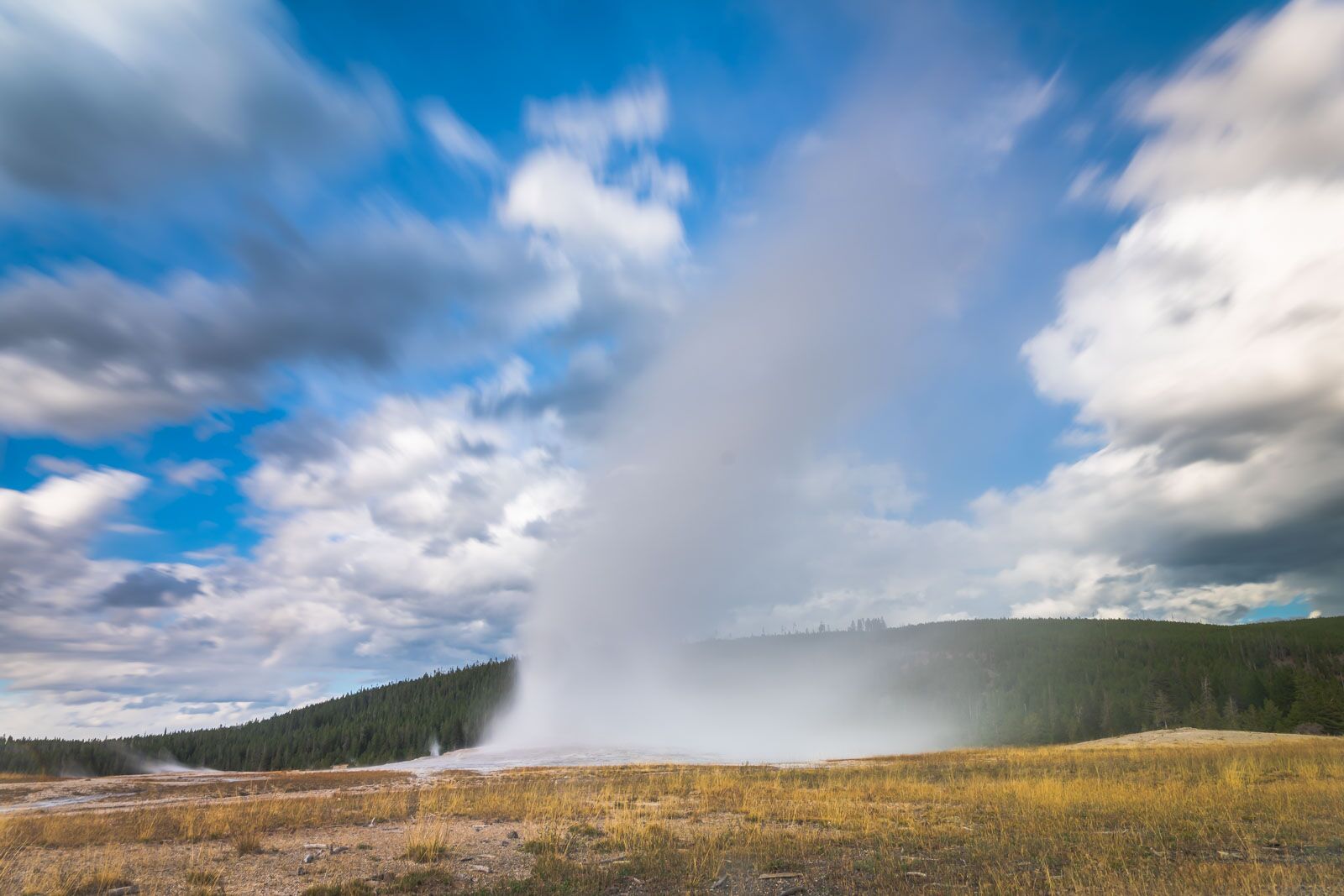 Things to do in Yellowstone National Park Old Faithful Eruption