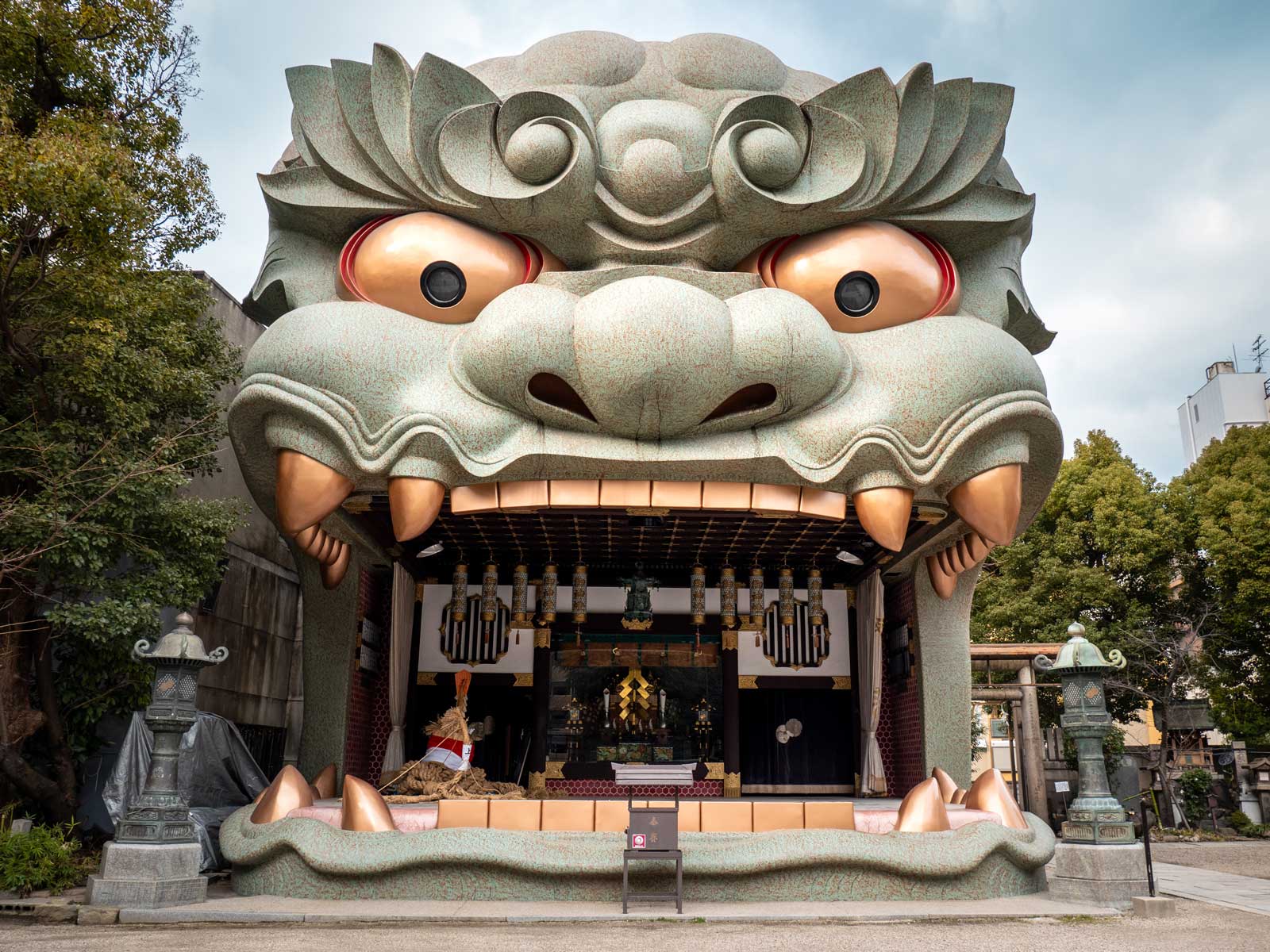 things to do in Osaka Namba Yasaka Shrine