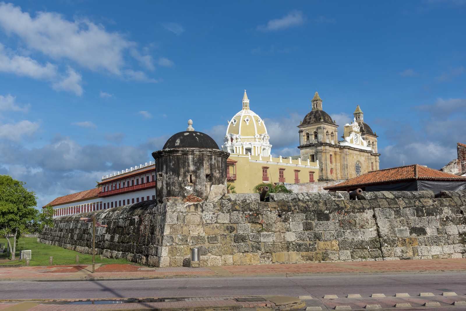 things to do in cartagena walled city