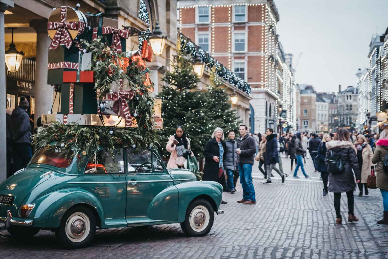 top things to do in London for Christmas covent garden market