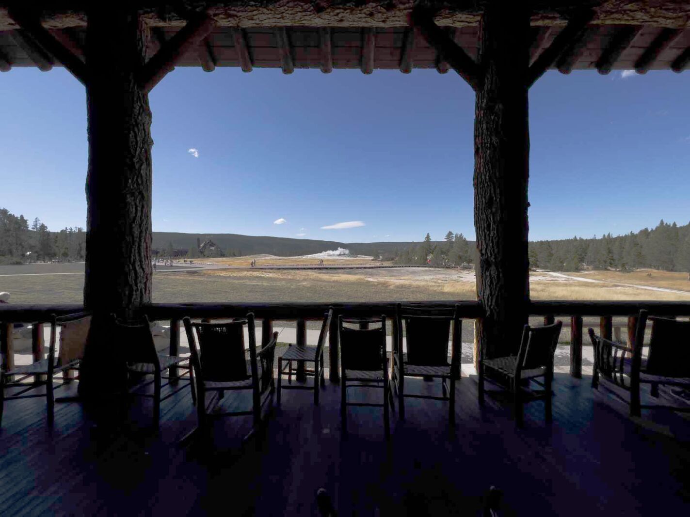 where to stay in yellowstone old faithful lodge